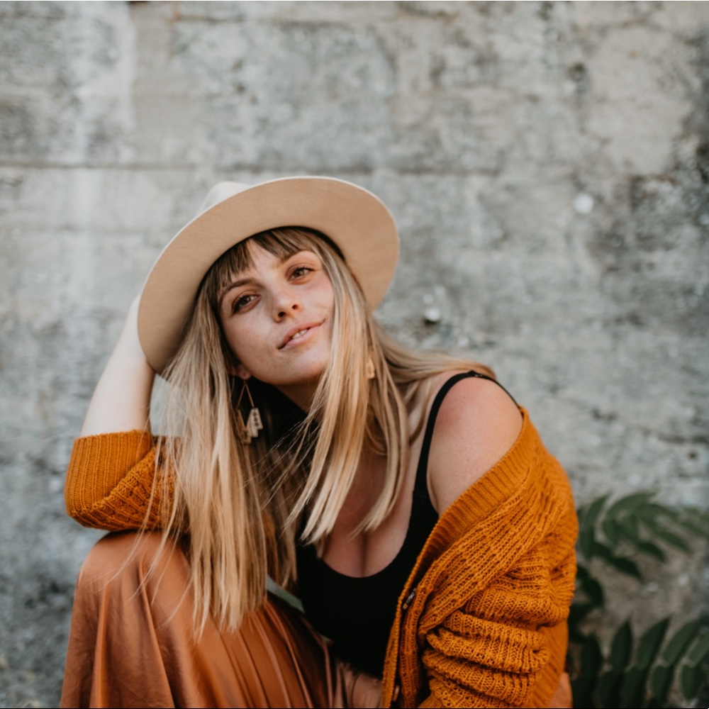 Meet your Posher, Alyssa